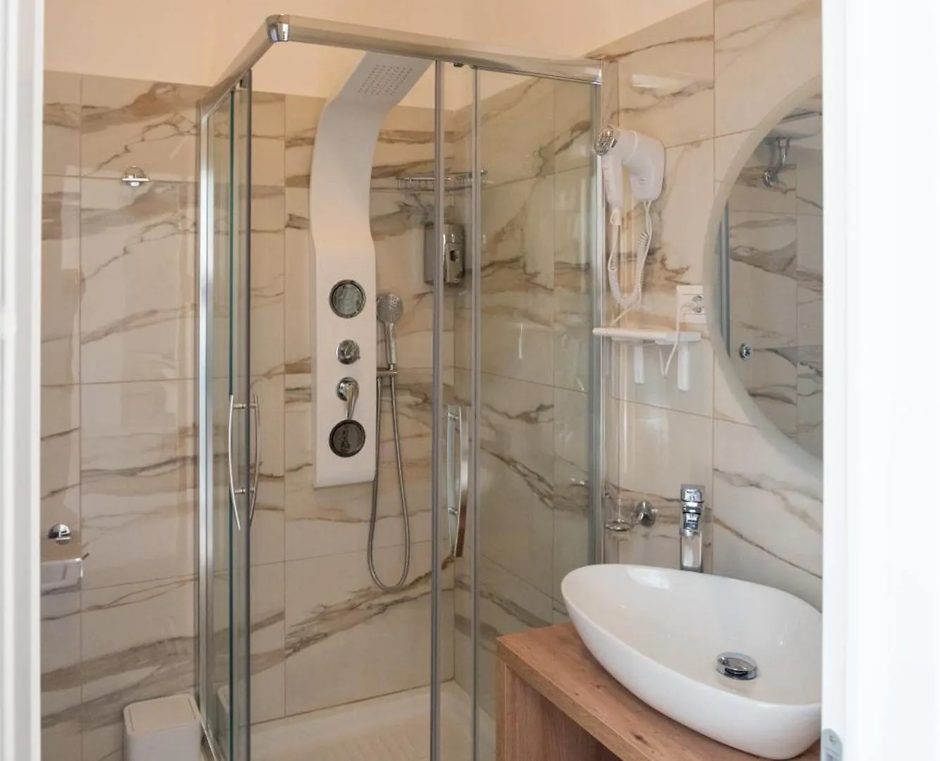 Triple Room A Few Steps From Tiber Italy
